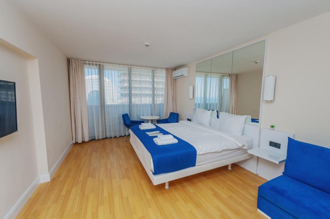 Orbi City Suite Batumi Exterior photo