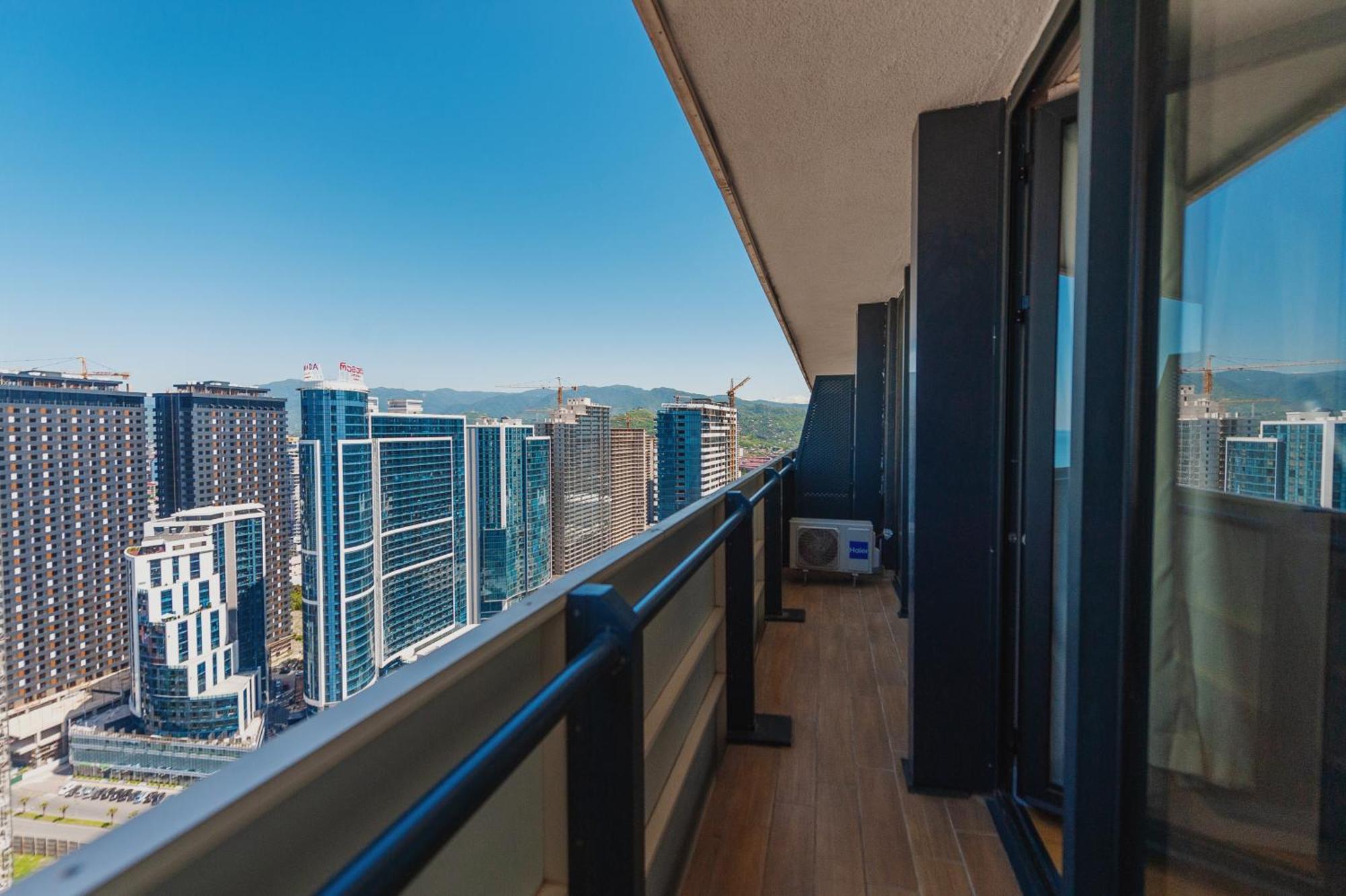 Orbi City Suite Batumi Exterior photo