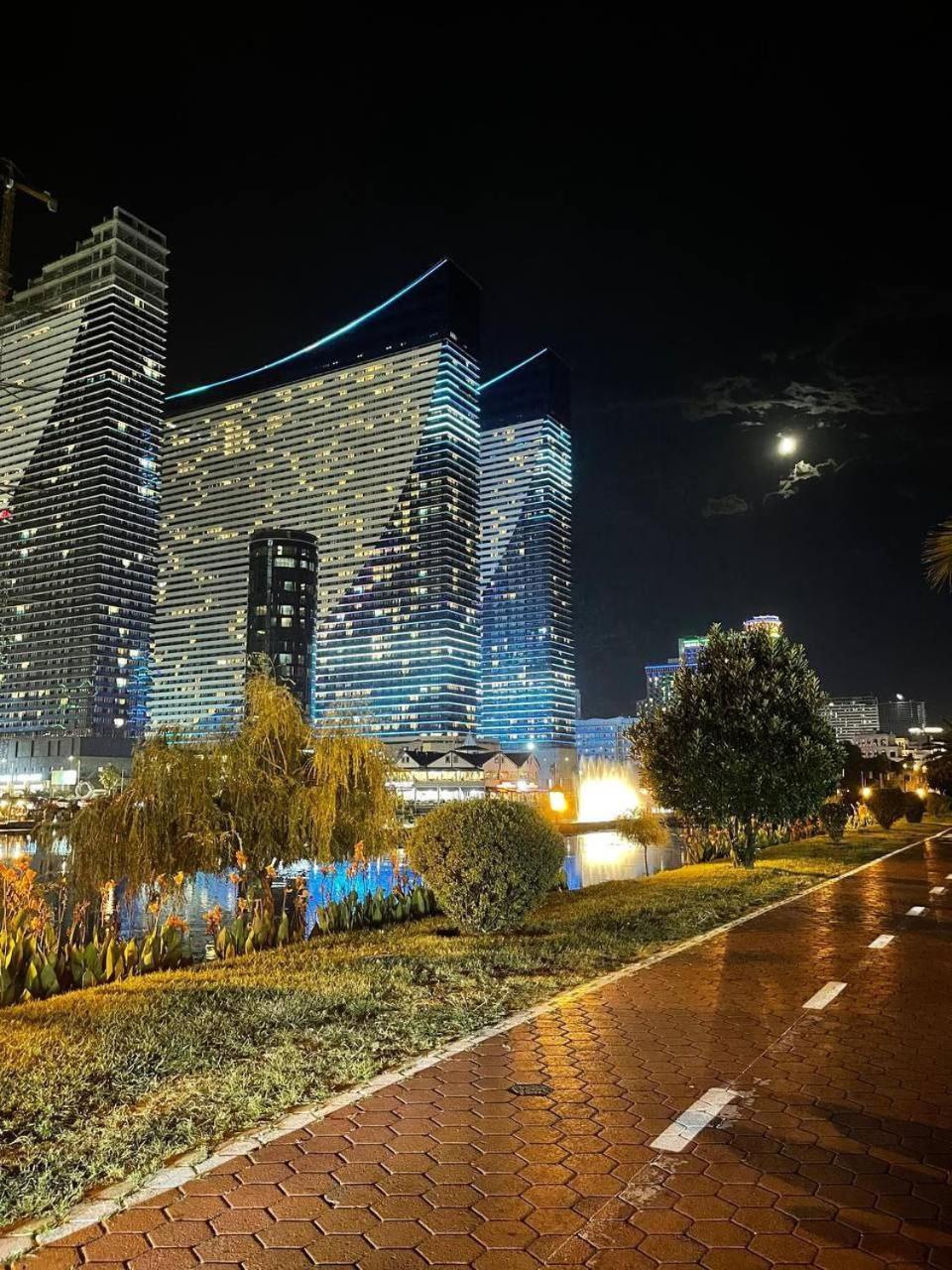 Orbi City Suite Batumi Exterior photo